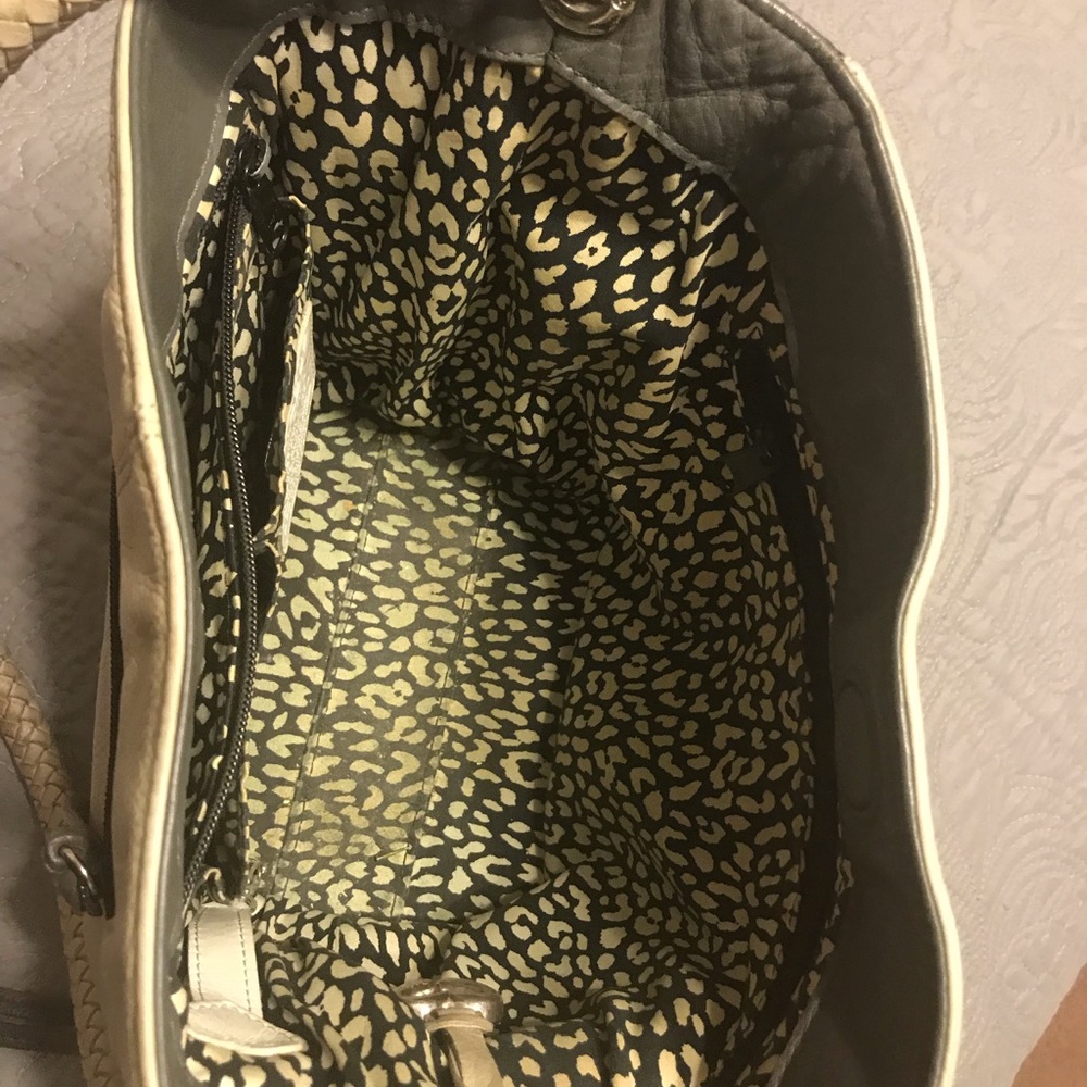 Handbag - Picture 2 of 4